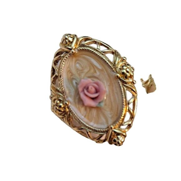 Clip-on Earrings Vintage Enamel Pink Rose Gold Tone Floral Victorian Earrings - Picture 4 of 9